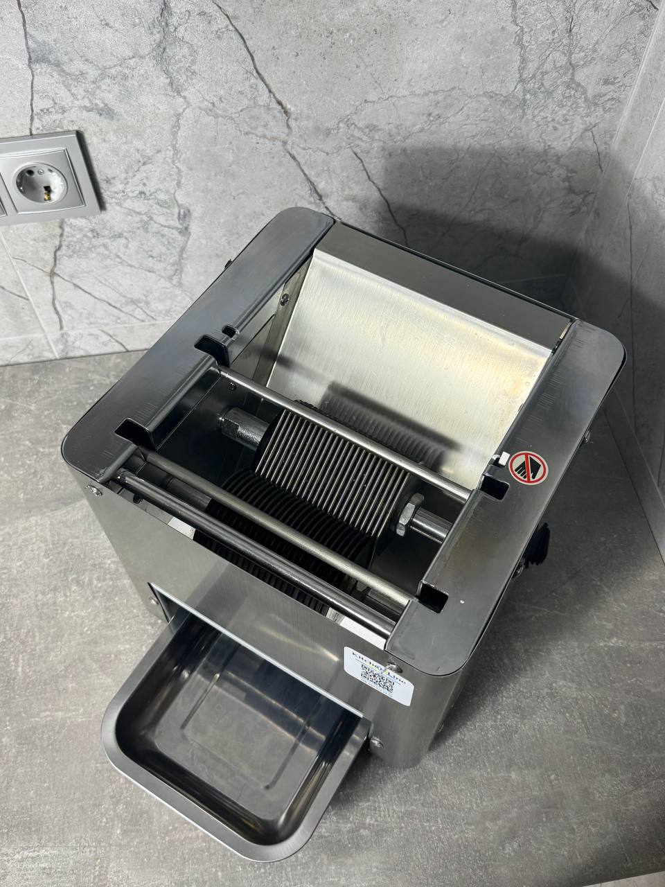 Машина для нарезки EWT INOX DGQ32A